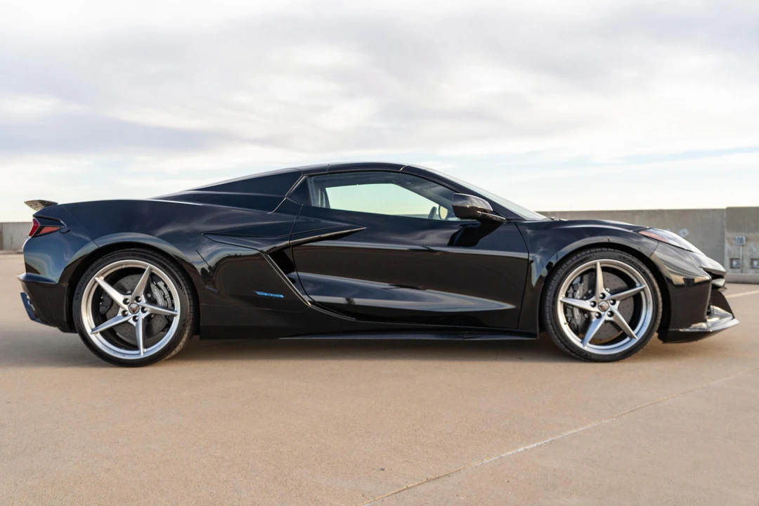 2025 Chevrolet Corvette C8 - Image 3 of 31