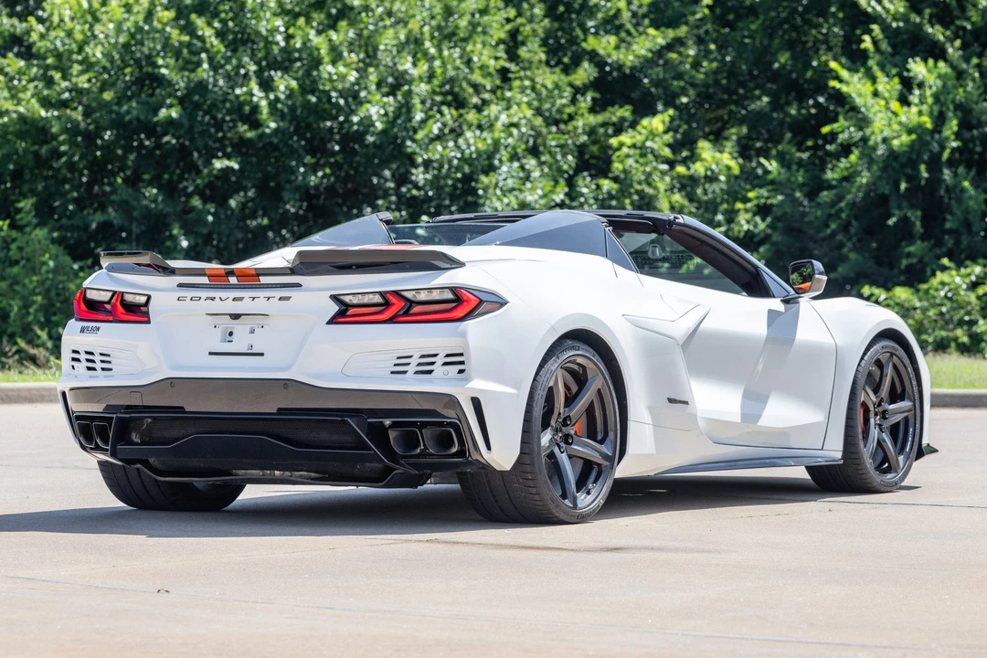 2025 Chevrolet Corvette C8 E-Ray - Image 10 of 31