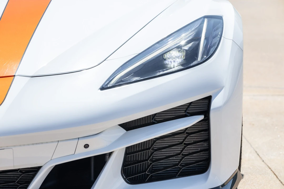 2025 Chevrolet Corvette C8 E-Ray - Image 21 of 31