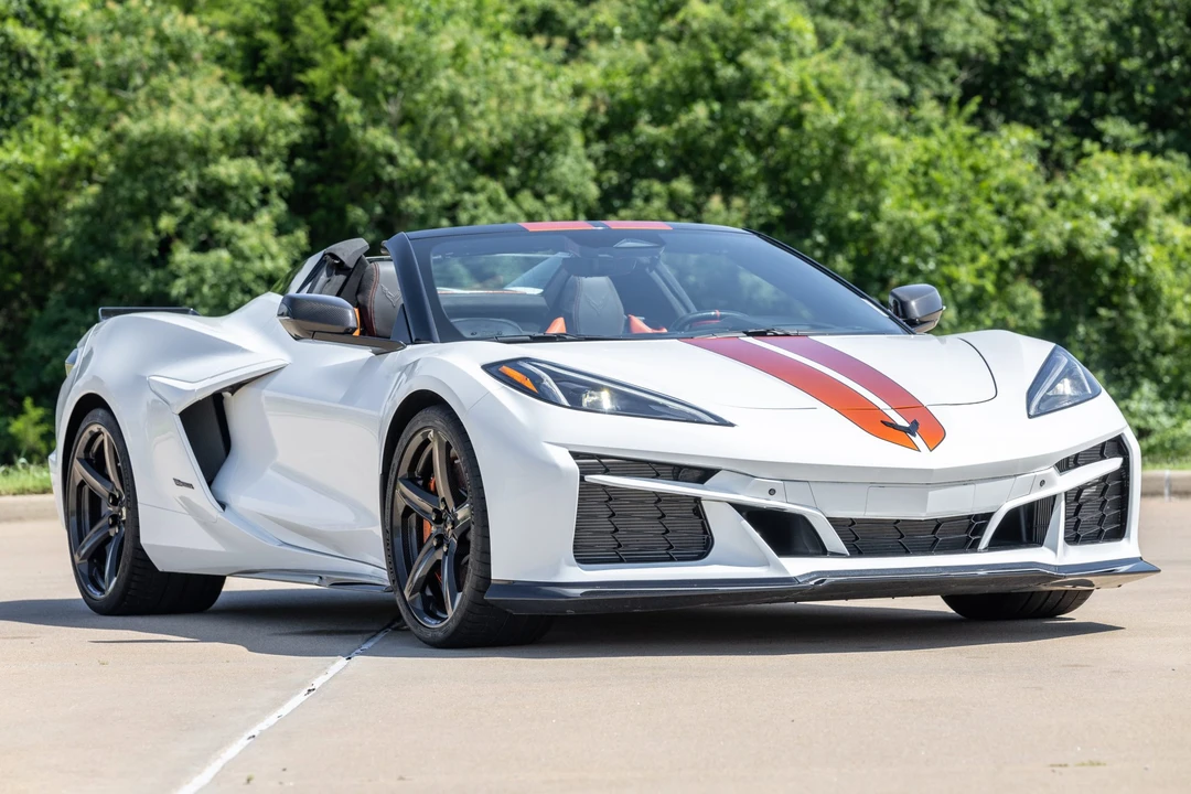2025 Chevrolet Corvette C8 E-Ray - Image 6 of 31