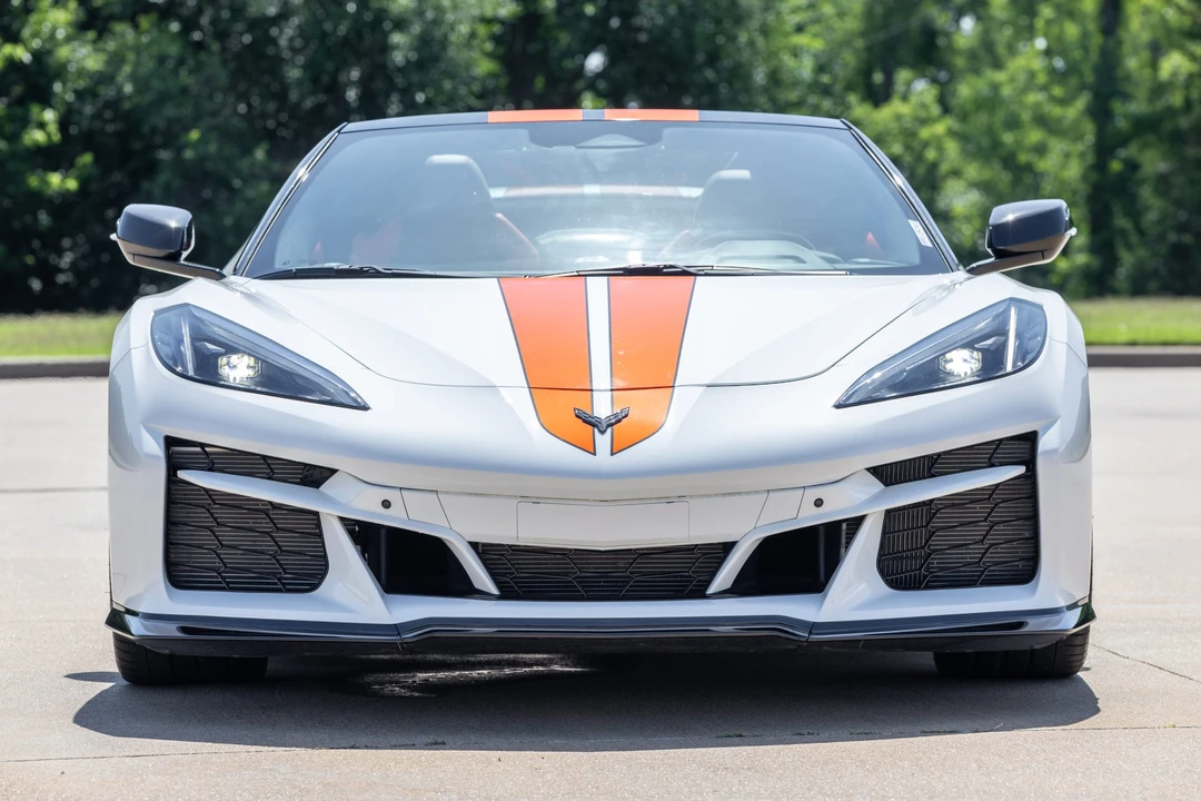 2025 Chevrolet Corvette C8 E-Ray - Image 4 of 31