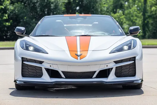 2025 Chevrolet Corvette C8 E-Ray - Image 4 of 31