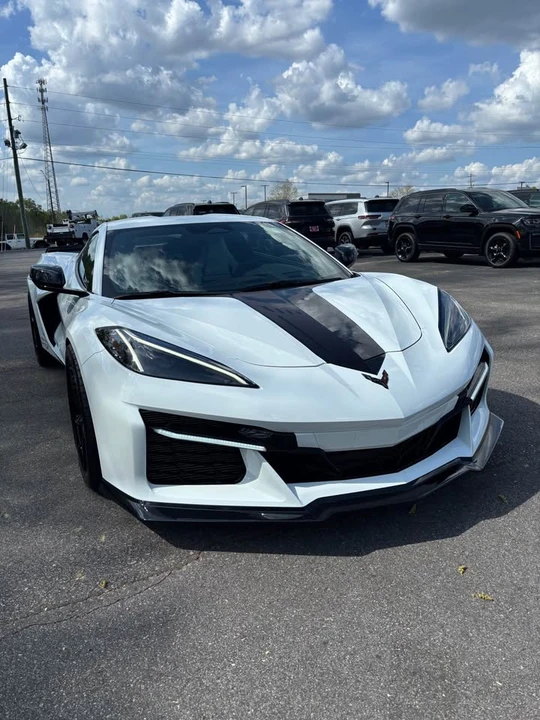 2025 Chevrolet Corvette C8 E-Ray - Image 3 of 13