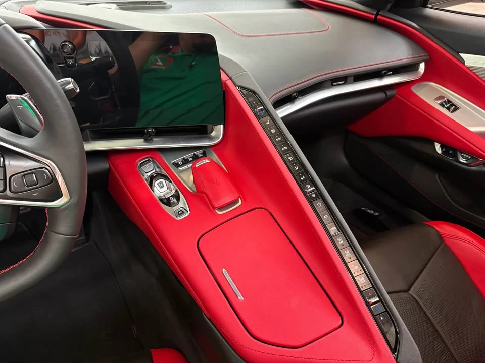 2025 Chevrolet Corvette C8 E-Ray - Image 14 of 18