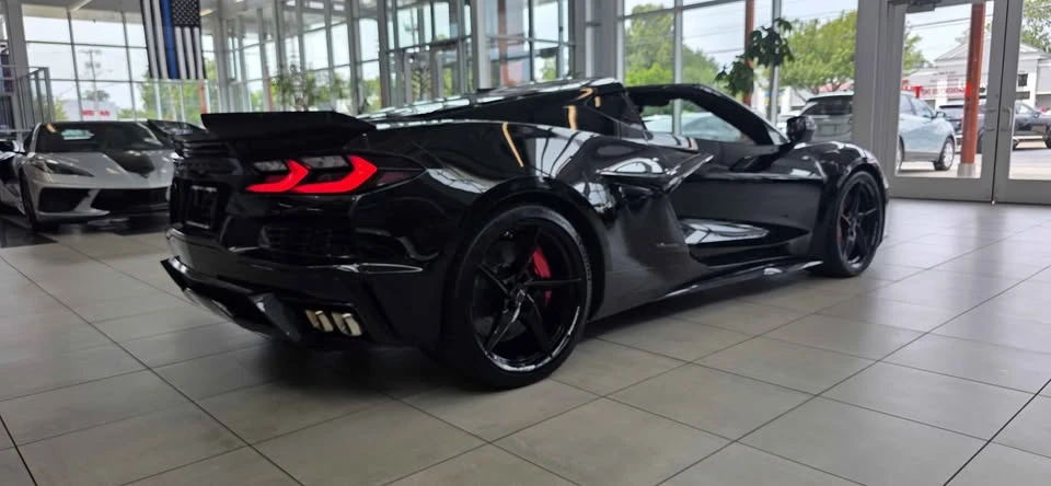 2025 Chevrolet Corvette C8 E-Ray - Image 6 of 17
