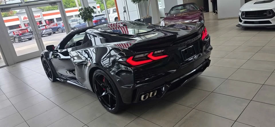 2025 Chevrolet Corvette C8 E-Ray - Image 8 of 17
