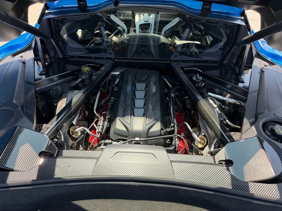 2025 Chevrolet Corvette C8 E-Ray - Image 11 of 12