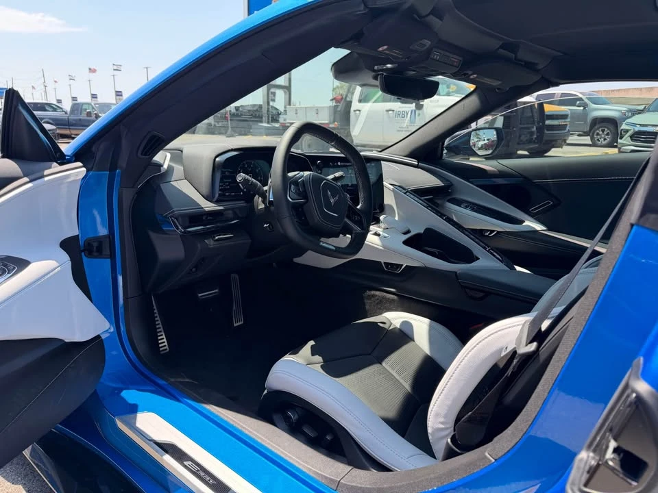2025 Chevrolet Corvette C8 E-Ray - Image 6 of 12