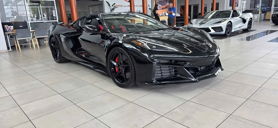 2025 Chevrolet Corvette C8 E-Ray - Image 3 of 17