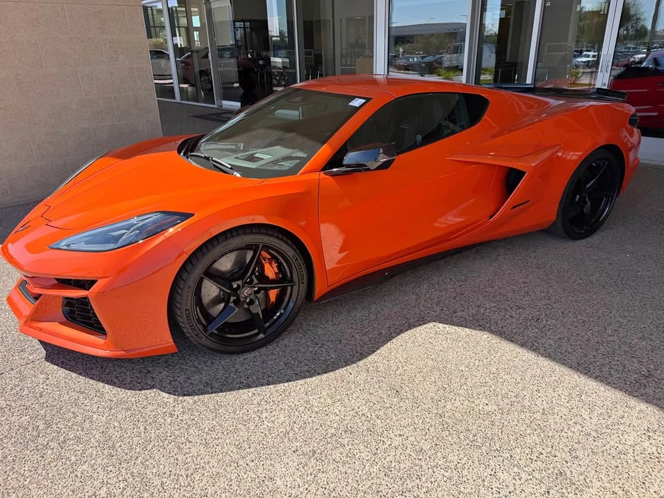2025 Chevrolet Corvette C8 E-Ray - Image 1 of 2