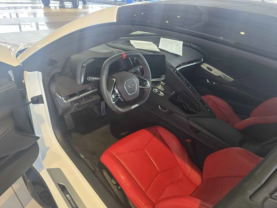 2025 Chevrolet Corvette C8 E-Ray - Image 8 of 13