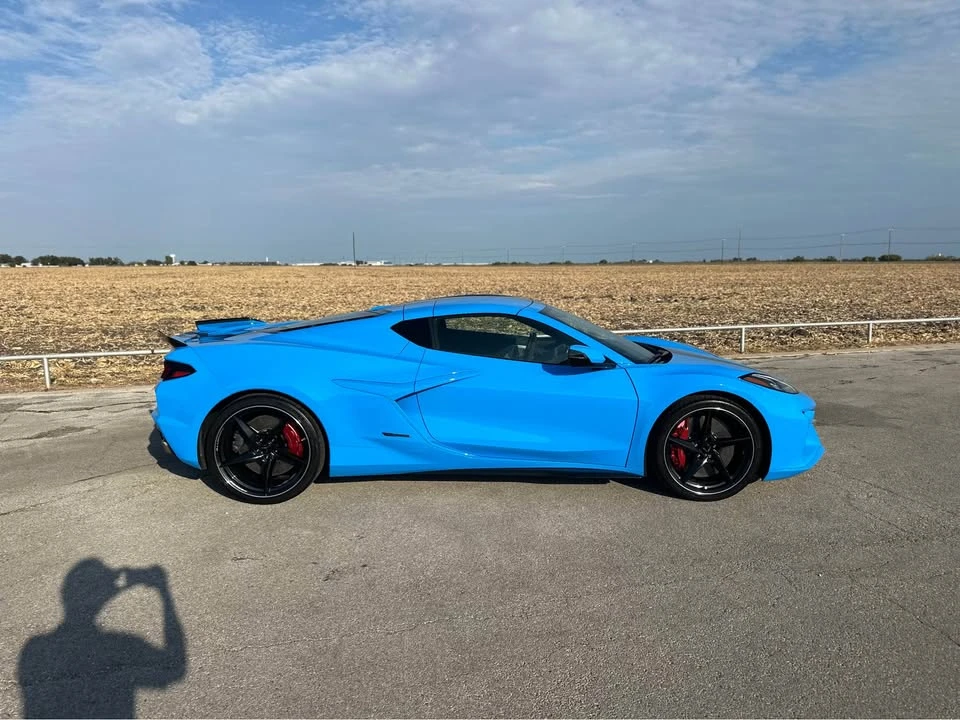 2025 Chevrolet Corvette C8 E-Ray - Image 4 of 15