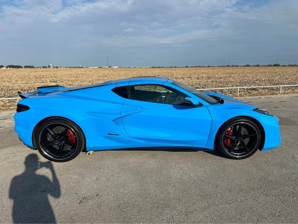 2025 Chevrolet Corvette C8 E-Ray - Image 5 of 15