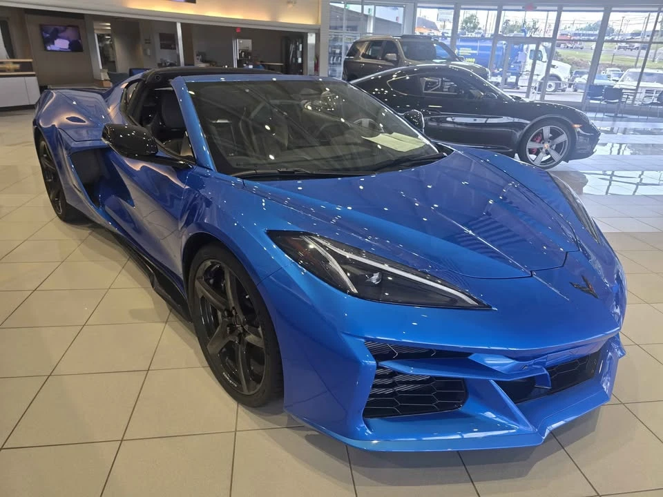 2025 Chevrolet Corvette C8 E-Ray - Image 2 of 10
