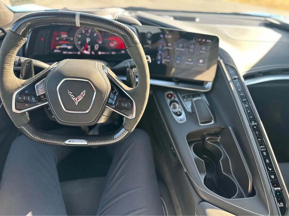 2025 Chevrolet Corvette C8 E-Ray - Image 13 of 15