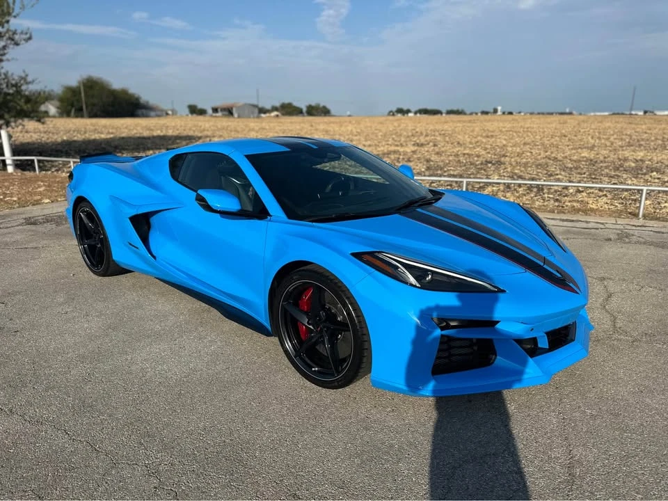2025 Chevrolet Corvette C8 E-Ray - Image 3 of 15