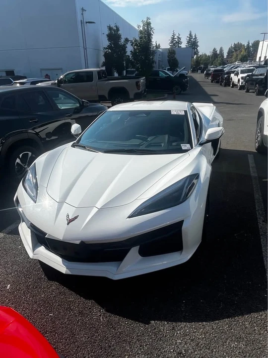 2025 Chevrolet Corvette C8 E-Ray - Image 1 of 3