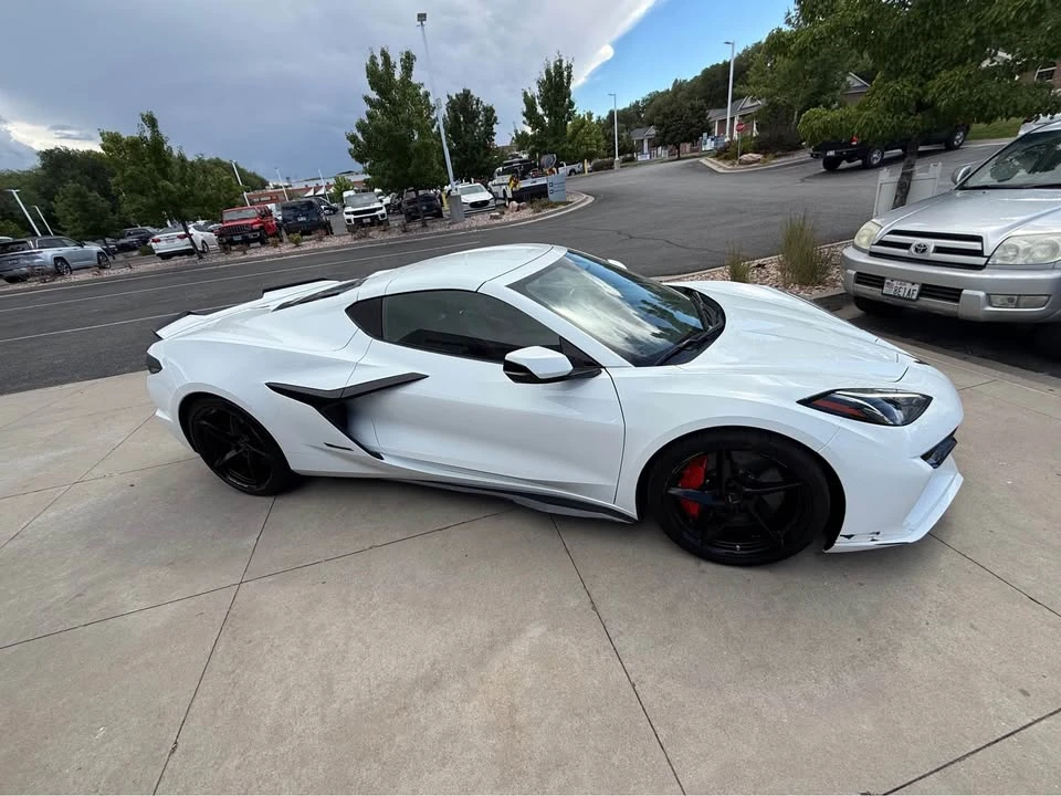 2025 Chevrolet Corvette C8 E-Ray - Image 3 of 14