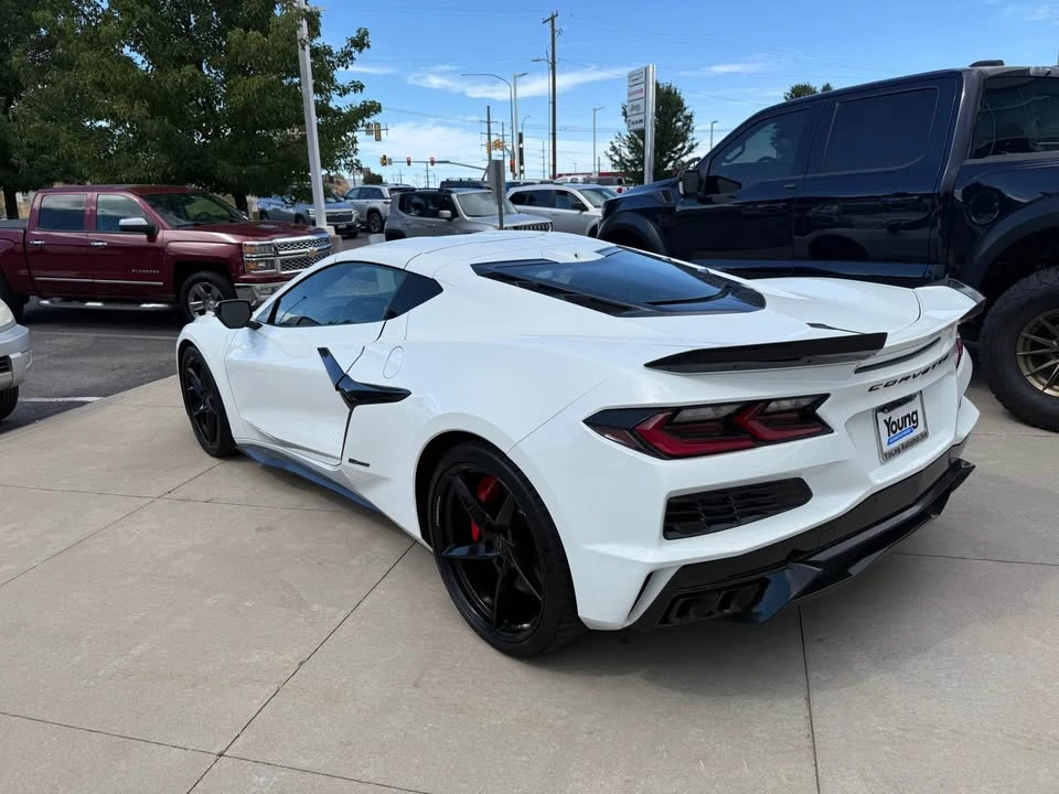 2025 Chevrolet Corvette C8 E-Ray - Image 5 of 14