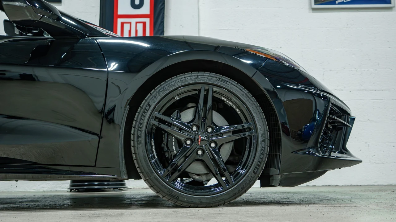 2025 Chevrolet Corvette C8 - Image 18 of 31