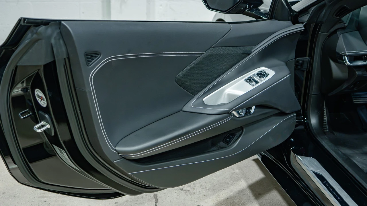 2025 Chevrolet Corvette C8 - Image 27 of 31