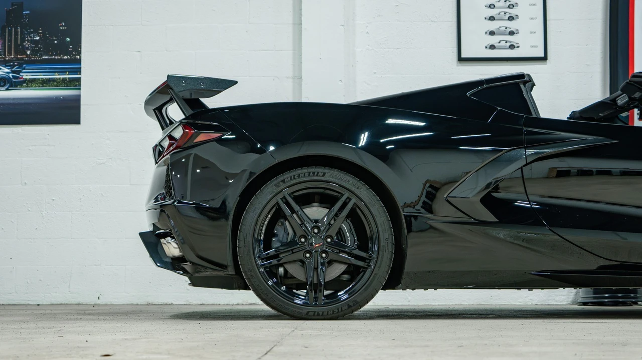 2025 Chevrolet Corvette C8 - Image 17 of 31