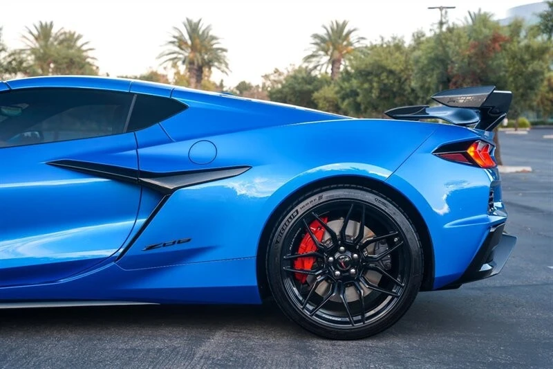 2025 Chevrolet Corvette C8 Z06 - Image 13 of 21