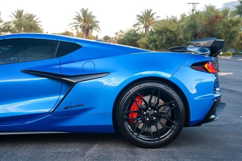 2025 Chevrolet Corvette C8 Z06 - Image 13 of 21