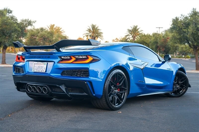 2025 Chevrolet Corvette C8 Z06 - Image 10 of 21