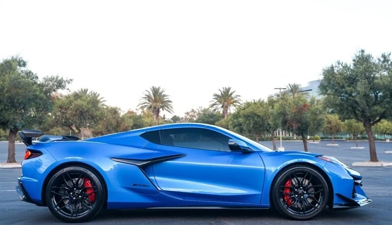2025 Chevrolet Corvette C8 Z06 - Image 8 of 21