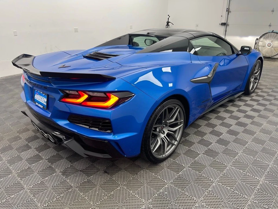 2025 Chevrolet Corvette C8 Z06 - Image 10 of 21