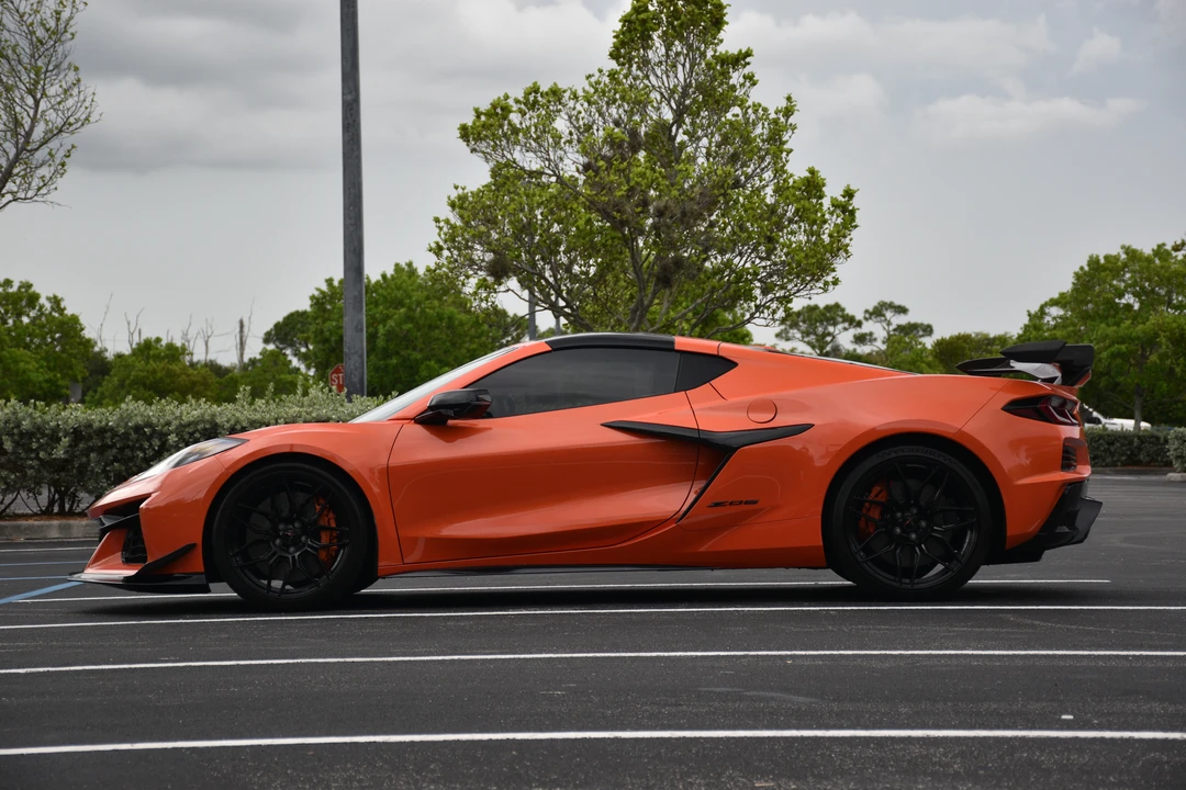 2025 Chevrolet Corvette C8 Z06 - Image 7 of 25