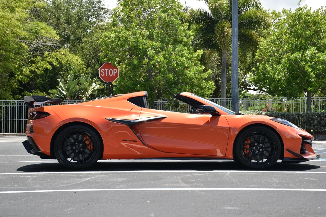 2025 Chevrolet Corvette C8 Z06 - Image 5 of 25