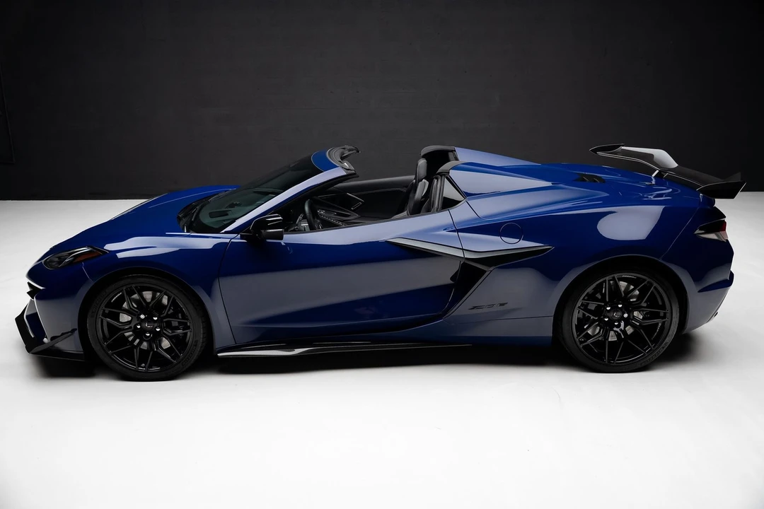 2025 Chevrolet Corvette C8 Z06 - Image 20 of 31
