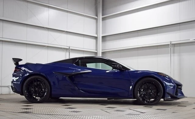 2025 Chevrolet Corvette C8 Z06 - Image 8 of 12