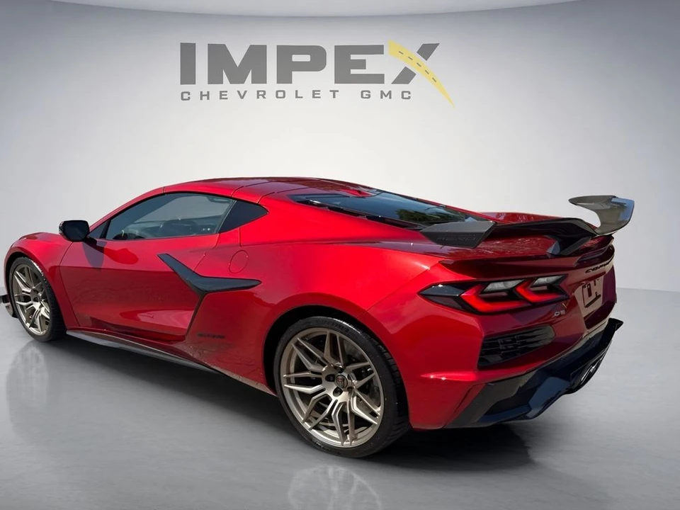 2025 Chevrolet Corvette C8 Z06 - Image 3 of 31
