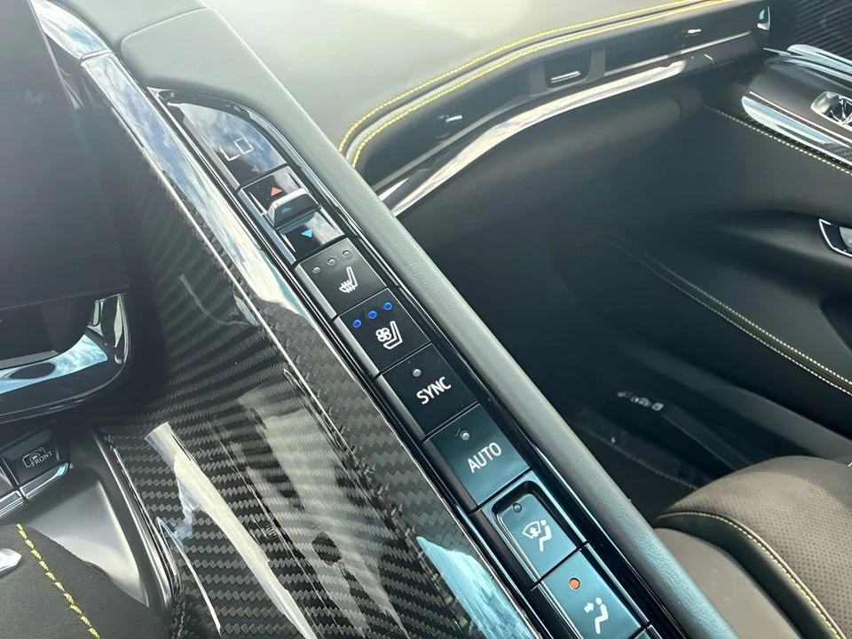 2025 Chevrolet Corvette C8 Z06 - Image 20 of 31