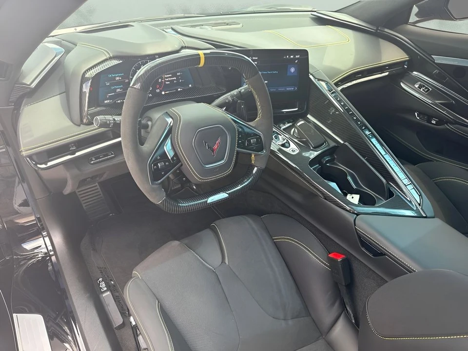 2025 Chevrolet Corvette C8 Z06 - Image 11 of 31