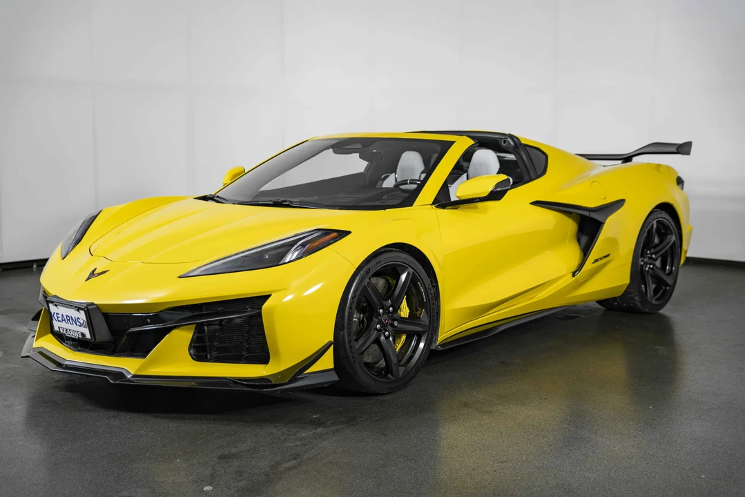 2025 Chevrolet Corvette C8 Z06 - Image 4 of 31