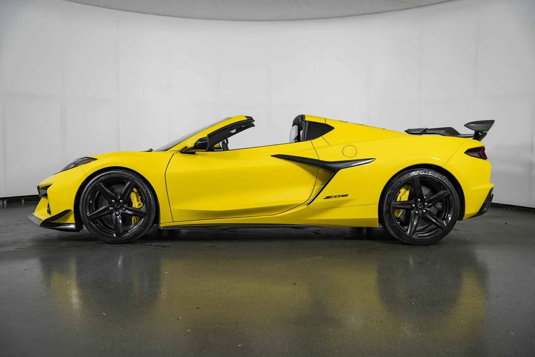 2025 Chevrolet Corvette C8 Z06 - Image 5 of 31