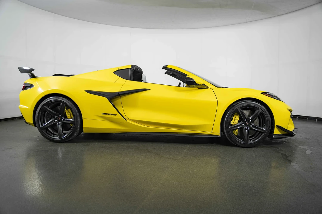 2025 Chevrolet Corvette C8 Z06 - Image 9 of 31