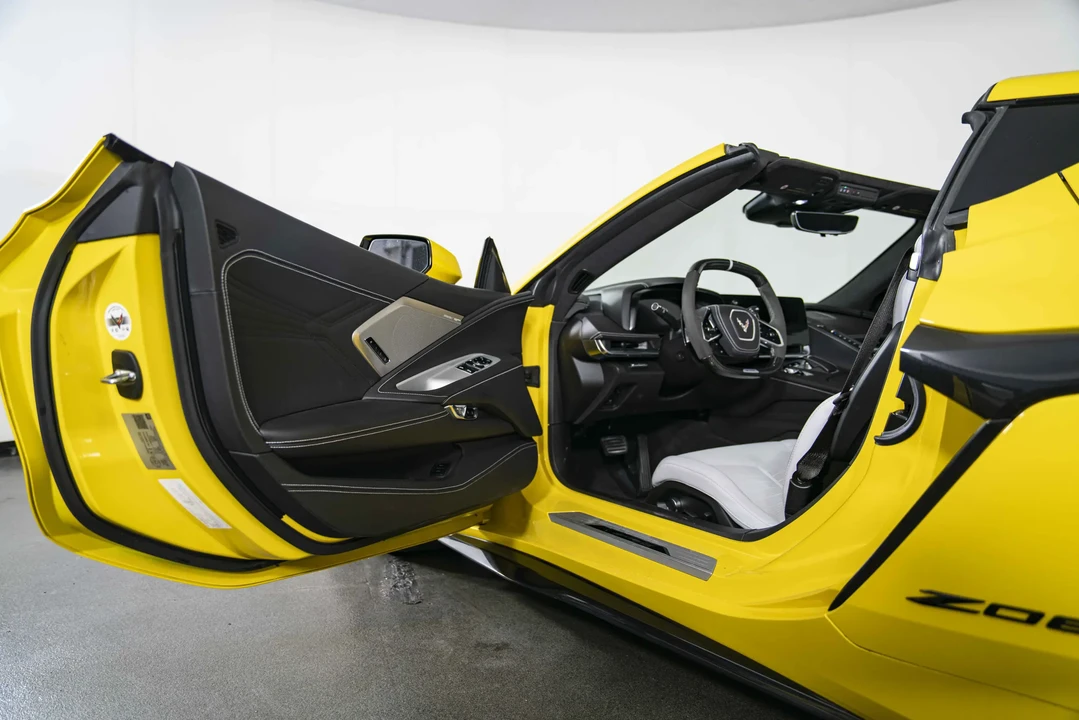 2025 Chevrolet Corvette C8 Z06 - Image 14 of 31