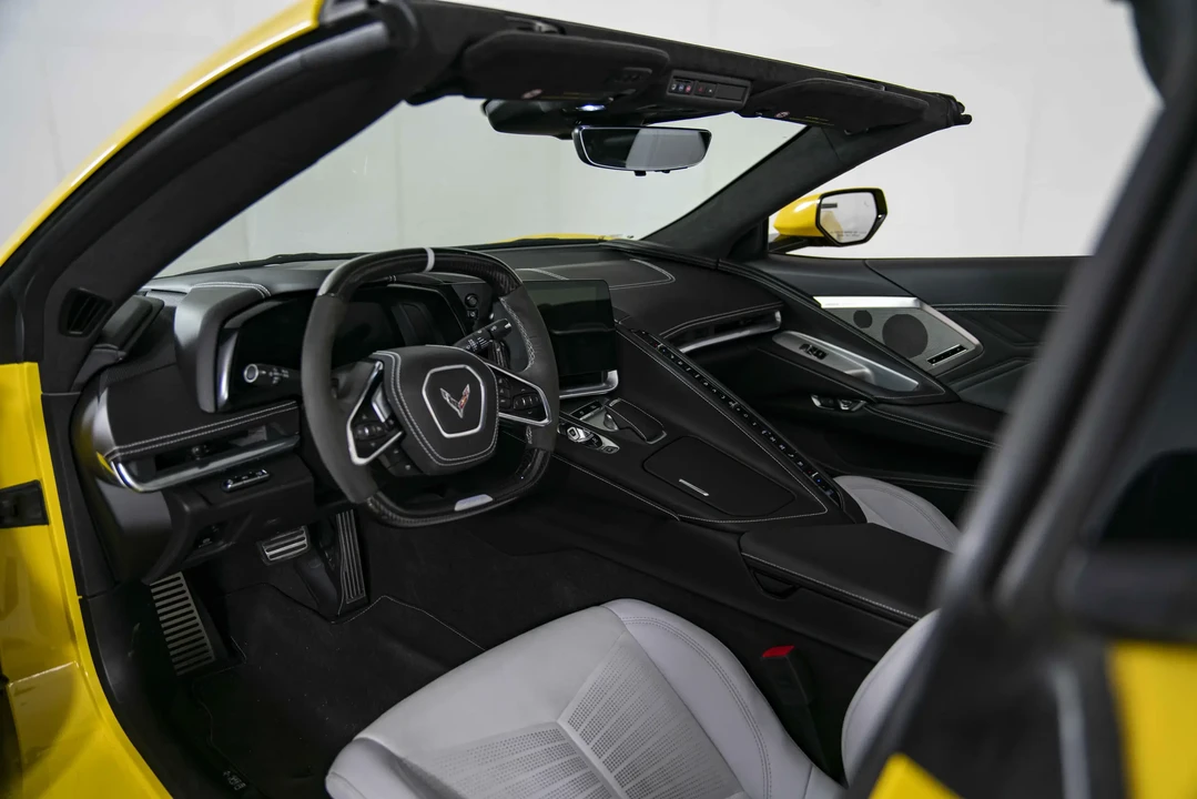 2025 Chevrolet Corvette C8 Z06 - Image 16 of 31