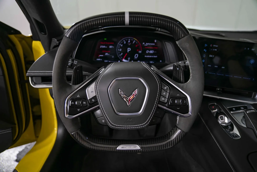 2025 Chevrolet Corvette C8 Z06 - Image 17 of 31