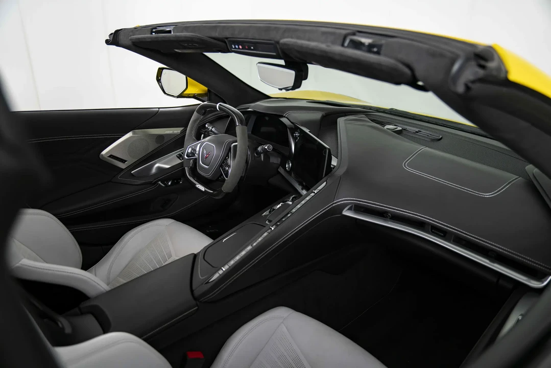 2025 Chevrolet Corvette C8 Z06 - Image 23 of 31