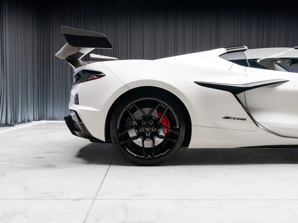 2025 Chevrolet Corvette C8 Z06 - Image 29 of 31
