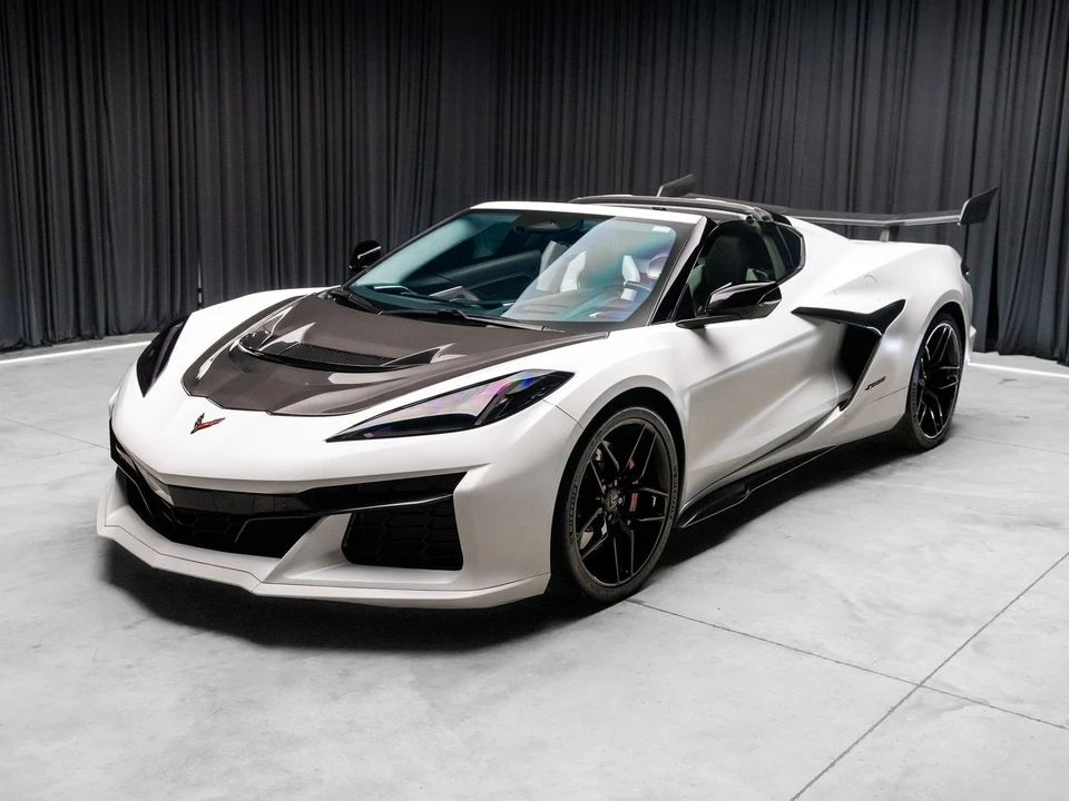 2025 Chevrolet Corvette C8 Z06 - Image 22 of 31