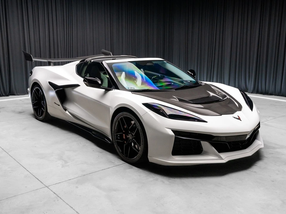 2025 Chevrolet Corvette C8 Z06 - Image 2 of 31