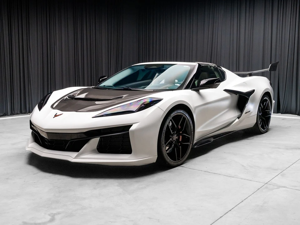 2025 Chevrolet Corvette C8 Z06 - Image 23 of 31