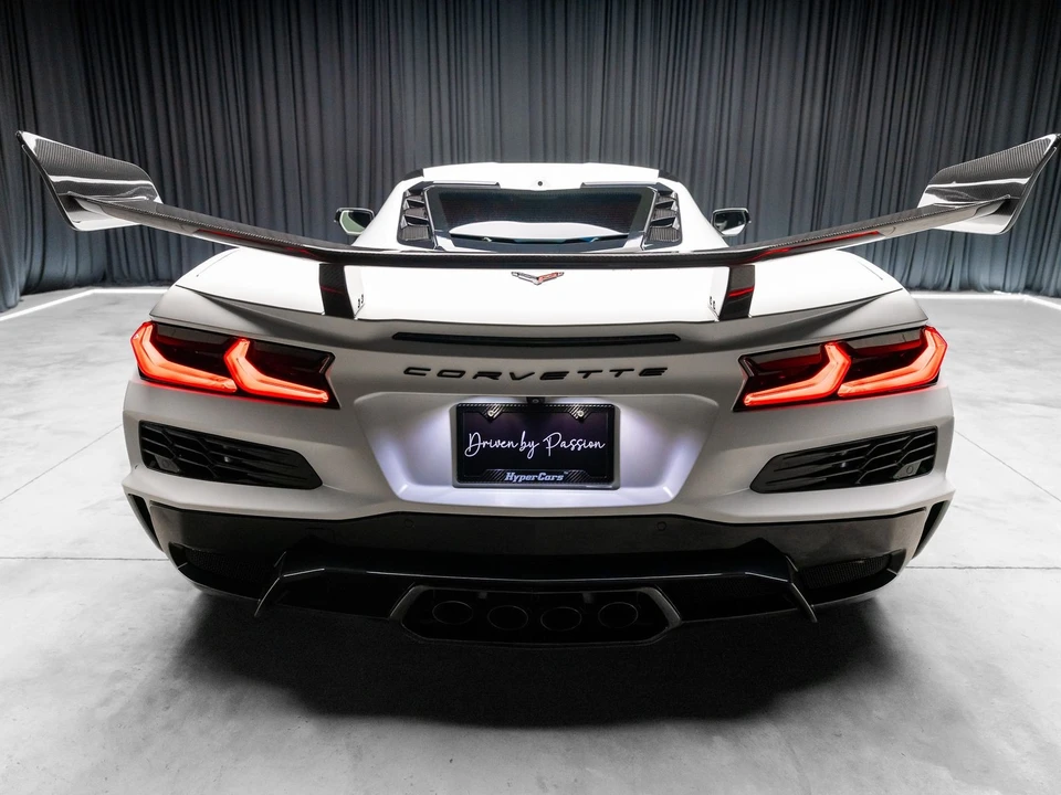 2025 Chevrolet Corvette C8 Z06 - Image 14 of 31